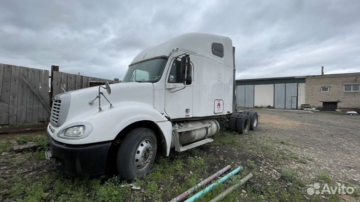 Freightliner Columbia, 2004