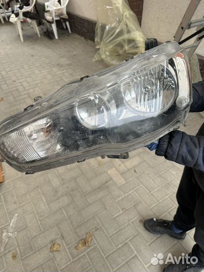 Фара лансер 10