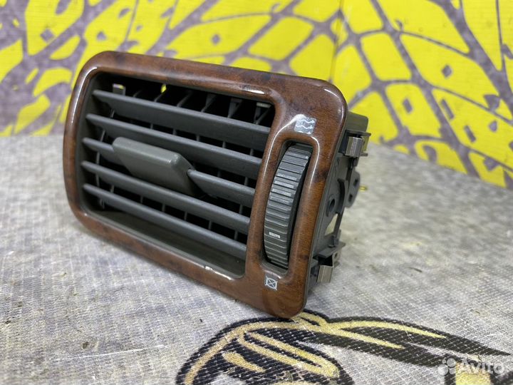 Дефлектор воздушный Шкода Октавиа A4 правый (97-11