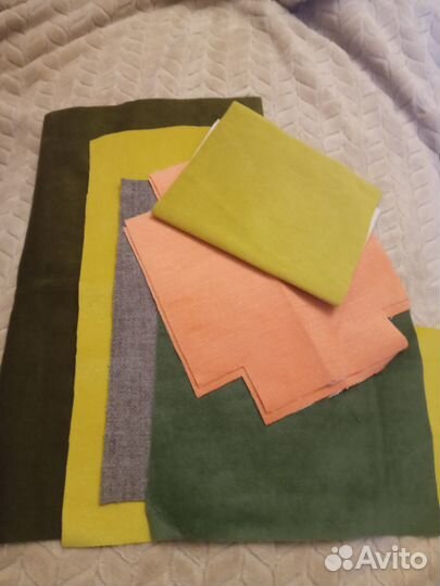 Лоскутки разных тканей