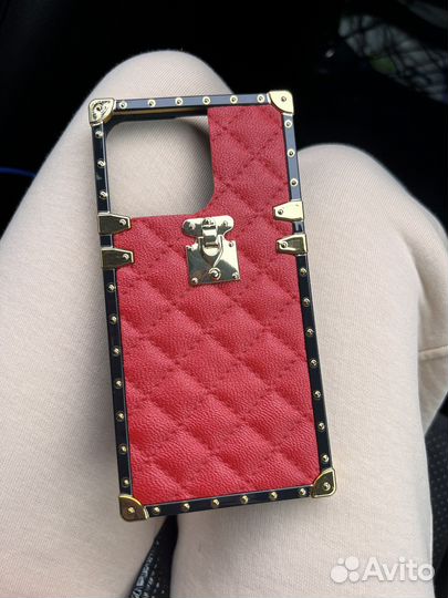 Чехол на iPhone 13 pro