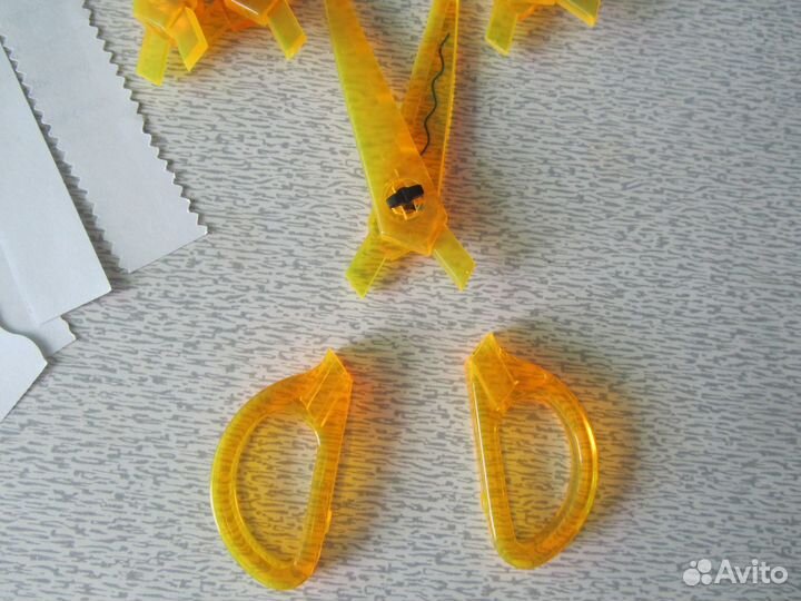 Ножницы со сменными фигурными лезвиями