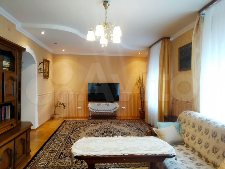 4-к. квартира, 90 м², 2/3 эт.