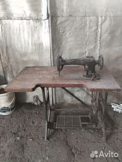 Швейная машина Подольск ножная
