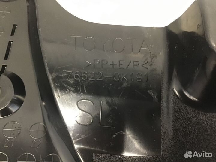 Брызговик передний левый Toyota Fortuner 2015