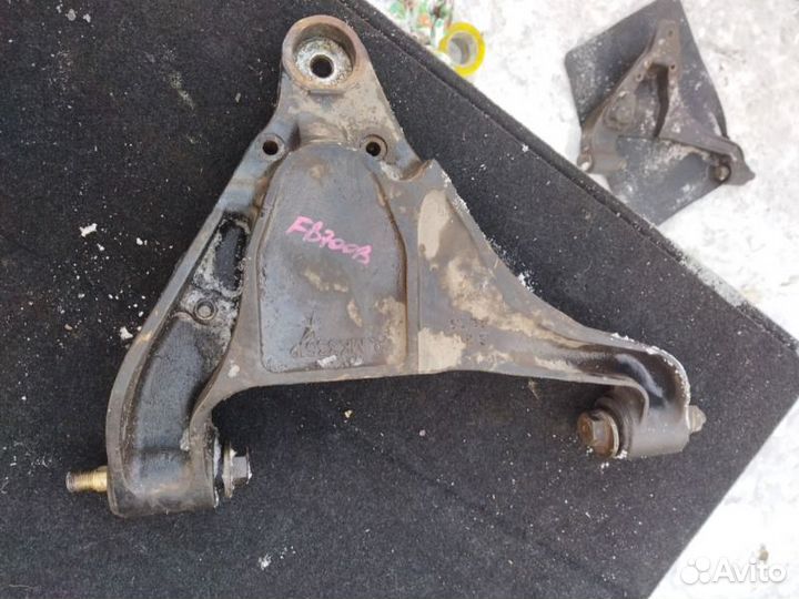 Рычаг передний правый Mitsubishi Canter FB700B