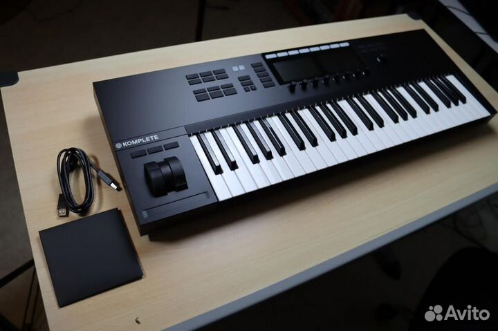 Native Instruments Komplete Kontrol S49 (Код A539)