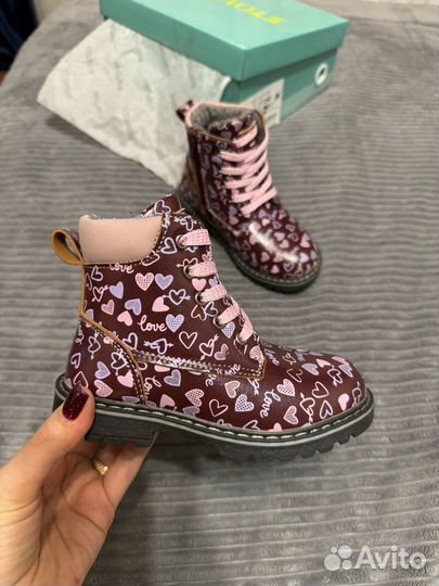 Ботинки для девочки новые 25
