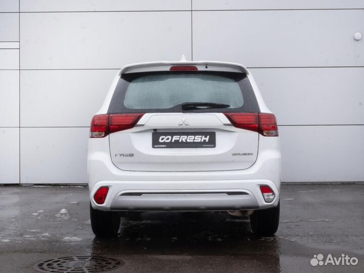 Mitsubishi Outlander 2.0 CVT, 2022, 35 км