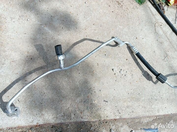 Трубка кондиционера VW QF820741L