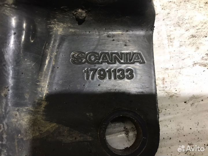 1791133 Кронштейн пневморессоры Scania