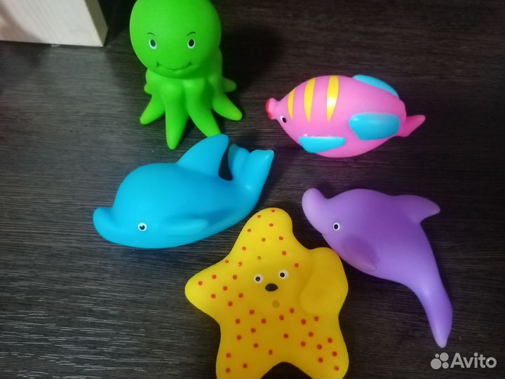 Игрушки для купания в ванной