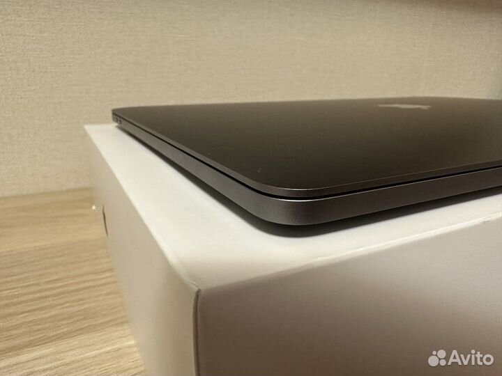 Macbook pro 15 2018 i9 2,9 MHz 32Gb 1000Tb