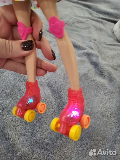 Кукла барби на роликах