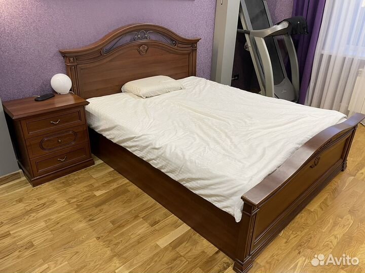 Спальный гарнитур