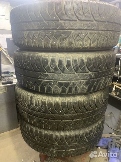 Bridgestone Ice Cruiser 7000 235/65 R17 108T