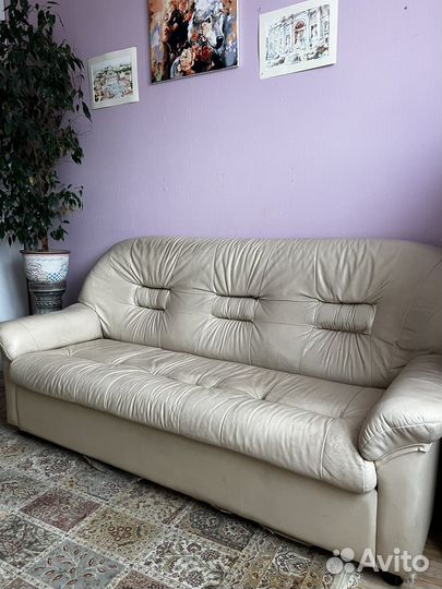Кожаный диван бу