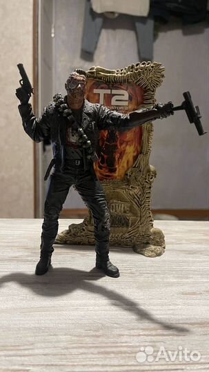 McFarlane Movie Maniacs T-800 Terminator 2 Serie 4