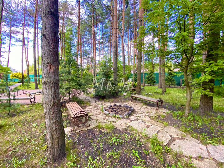 Коттедж 950 м² на участке 30 сот.