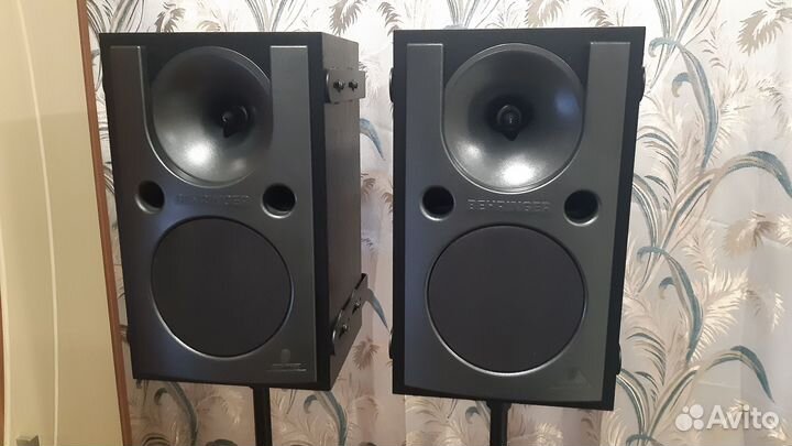 Колонки Behringer CE1000P
