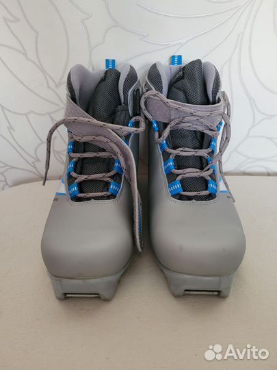 Лыжные ботинки классические