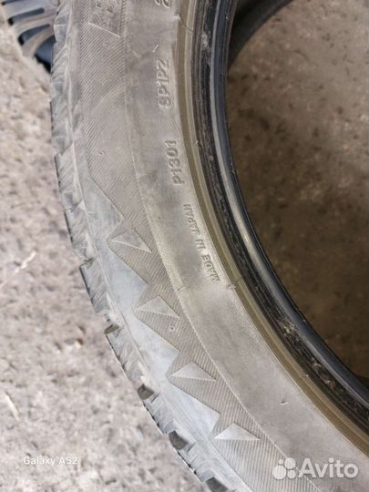 Bridgestone Blizzak Spike-01 215/50 R17 91T