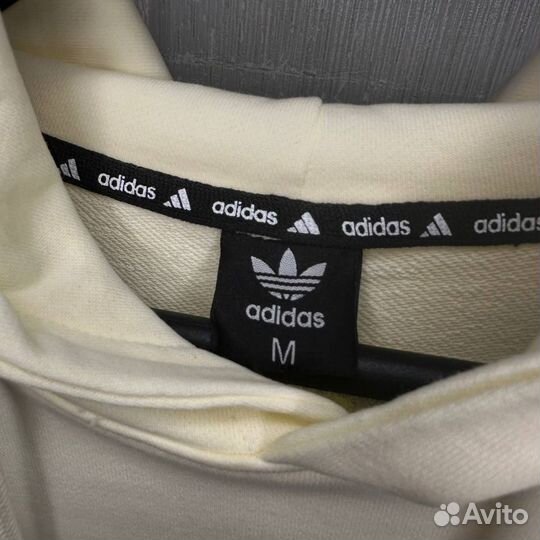 Спортивный костюм adidas