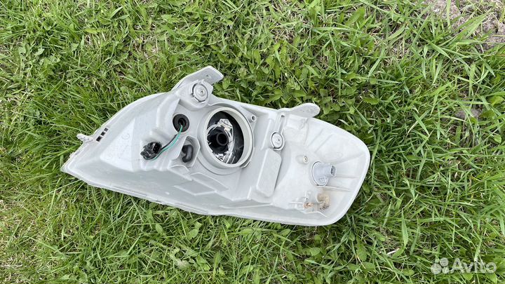 Правая фара Chevrolet Aveo Т250