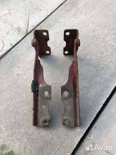 Петли капота на mitsubishi lancer 9