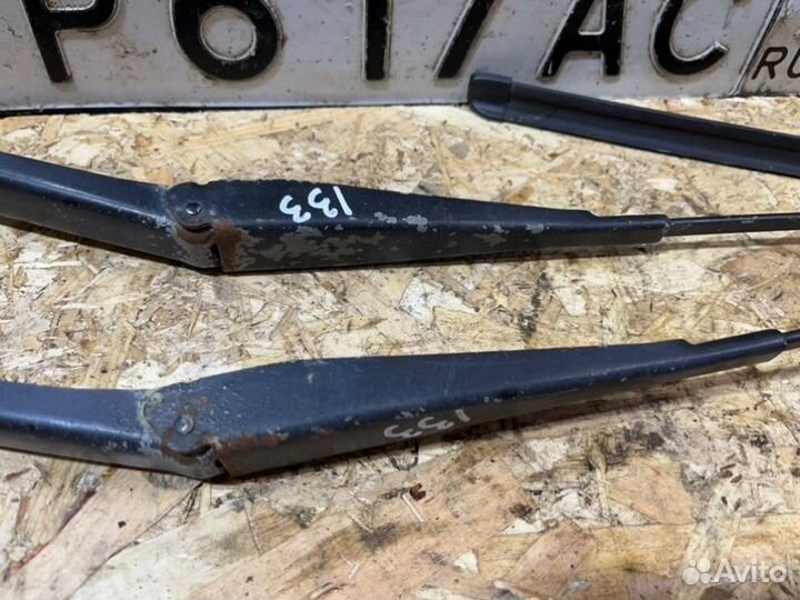 Поводки дворников Ford Focus 2 седан 2.0 2008