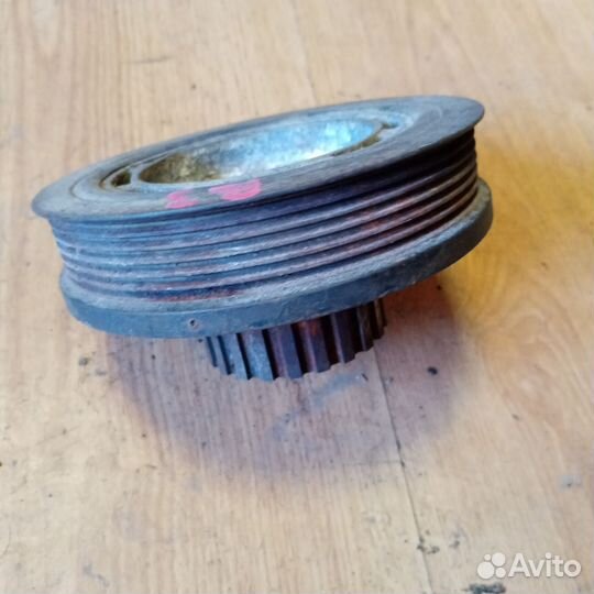 Шкиф коленвала Пассат В3. Оригинал б/у