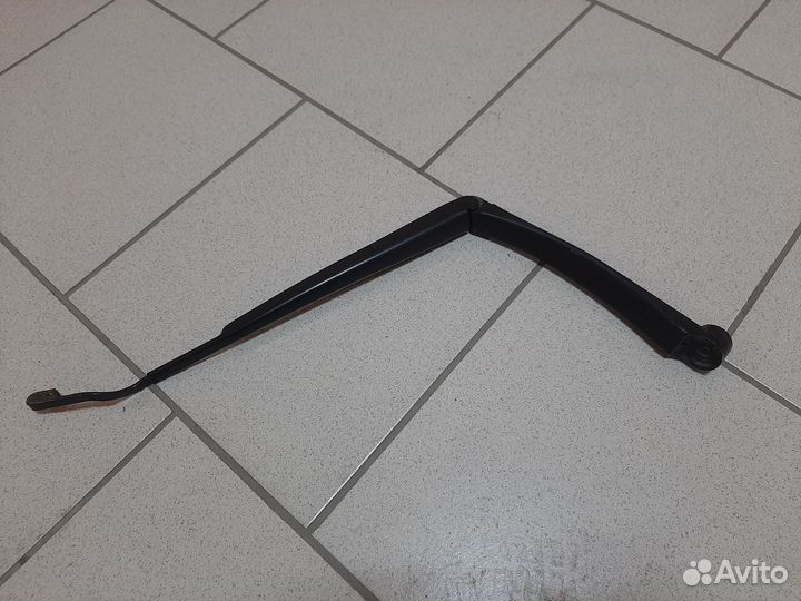 Поводок дворника правый RAV 4 40 (2012-19) Европа
