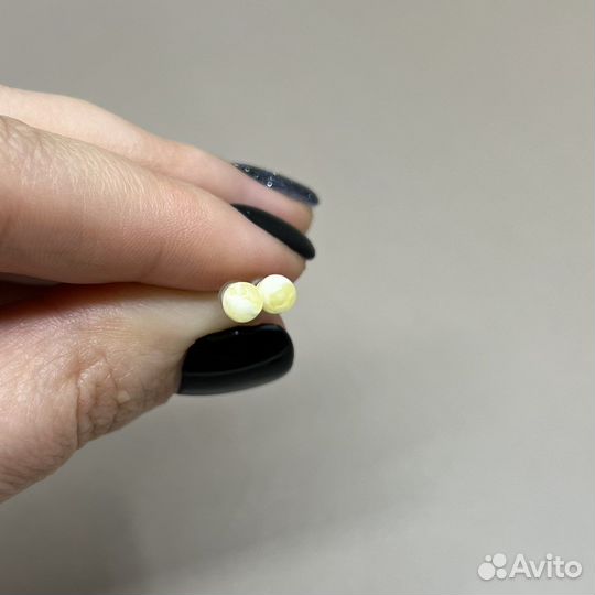 Серьги гвоздики пуссеты янтарные