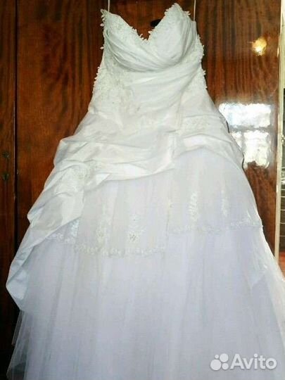 Продаётся свадебное платье