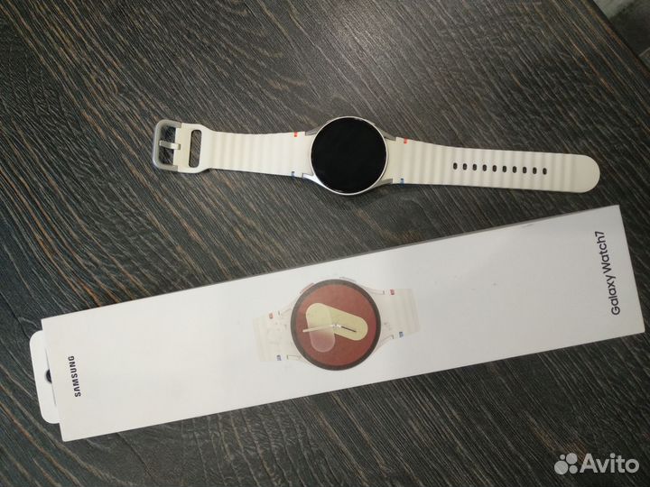 Часы Samsung Galaxy Watch 7, 40 мм, LTE - золото