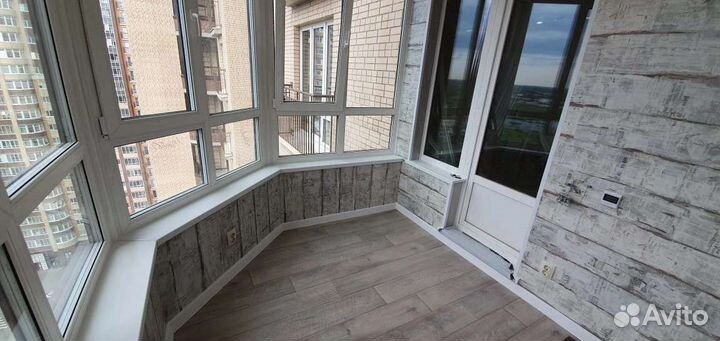 Остекление, отделка балкона