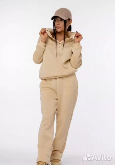 Новый спортивный костюм женский