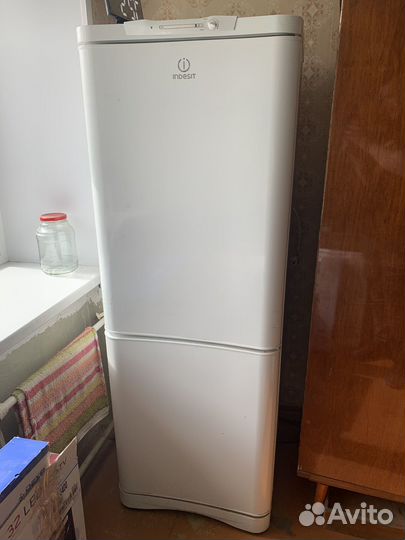 Холодильник indesit на запчасти