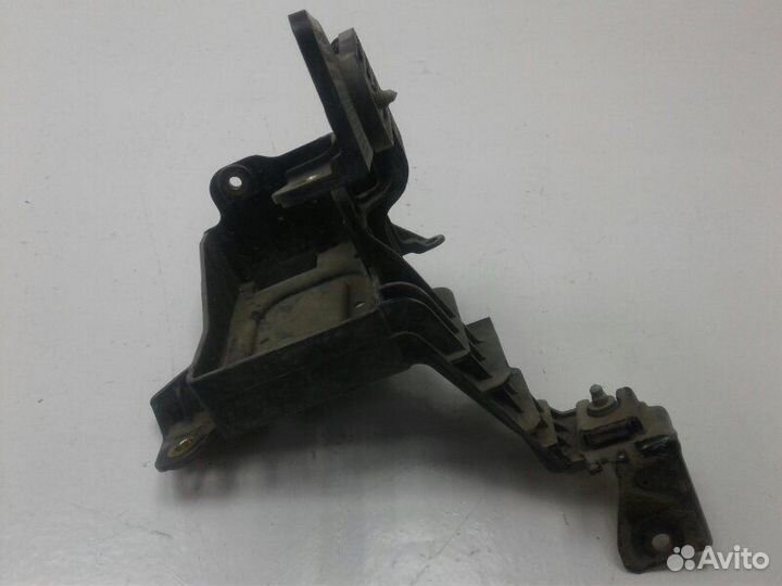 Кронштейн Opel Astra H Z16XER 2007