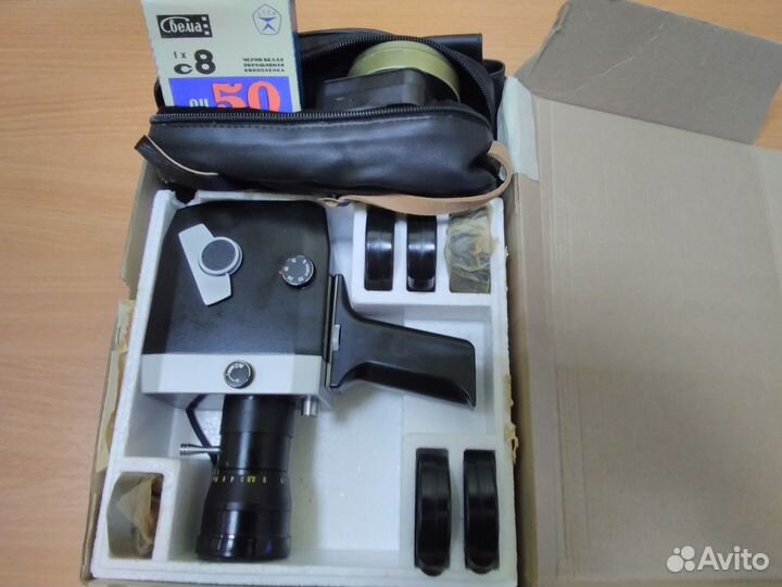 Кинокамера кварц с механическим заводом