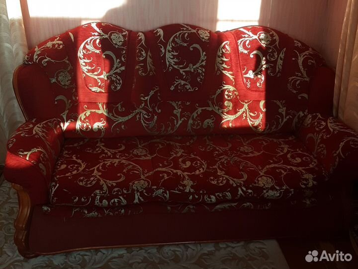 Диван + 2 кресла+пуфик