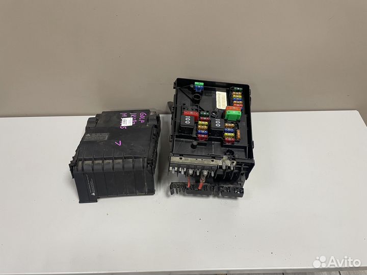 Блок предохранителей Фольксваген Гольф 6