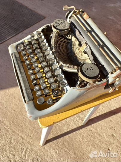 Портативная печатная машинка Москва СССР