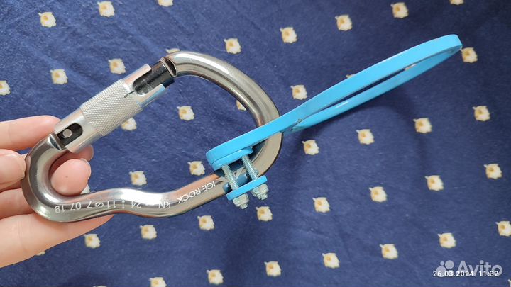 Восьмёрка на карабине