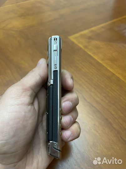 Телефон Vertu signature S design
