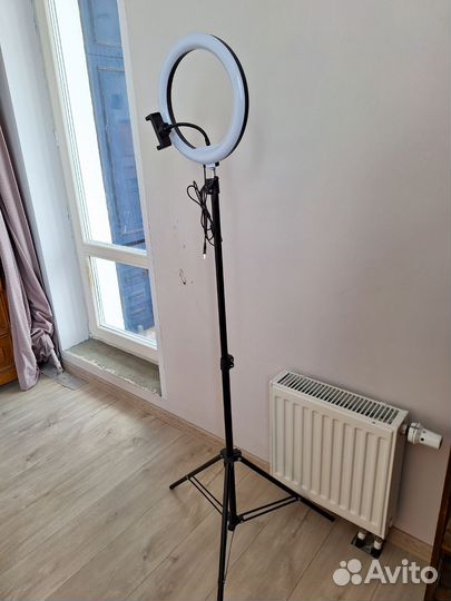 Кольцевая лампа, два штатива
