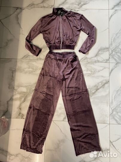 Велюровый спортивный костюм женский