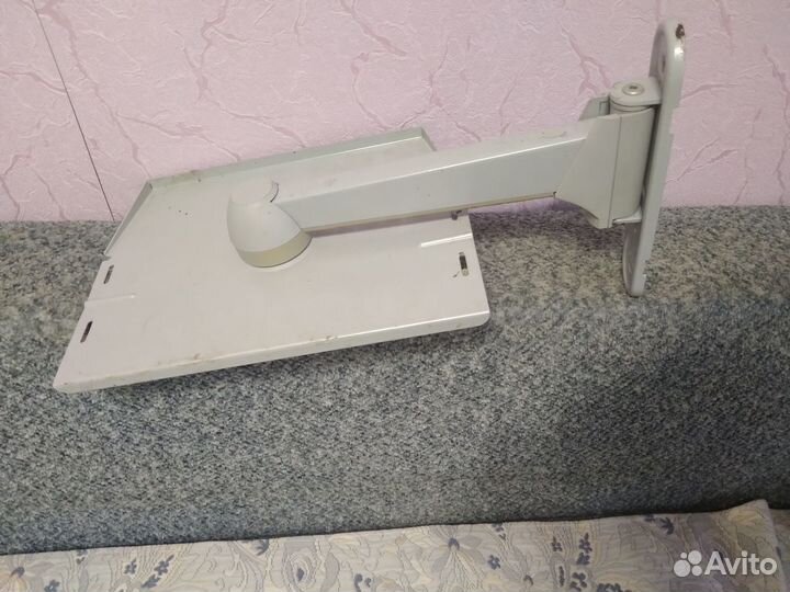 Настенный поворотный кронштейн-полка