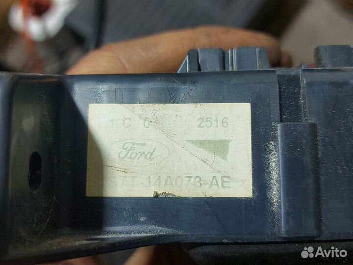 Блок предохранителей салонный Форд Мондео 3 1,8