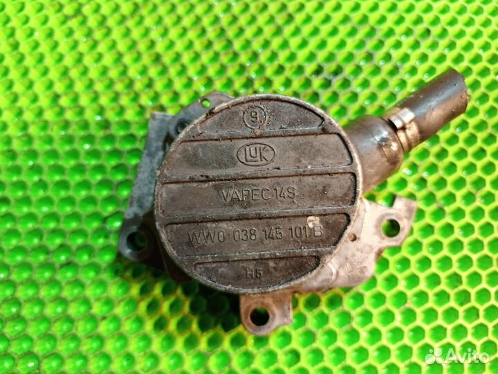 Насос вакуумный Skoda Octavia